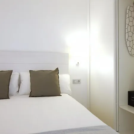 Apartment Holidays Benalbeach *