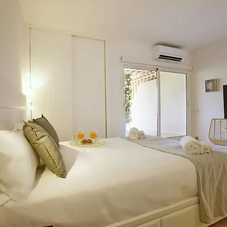 Apartment Holidays Benalbeach