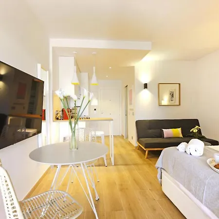 Apartment Holidays Benalbeach